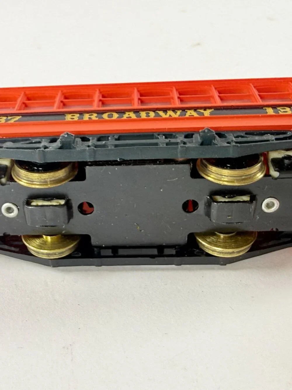 Vintage TYCO HO Scale 214G Broadway Trolley Car #137 Runs